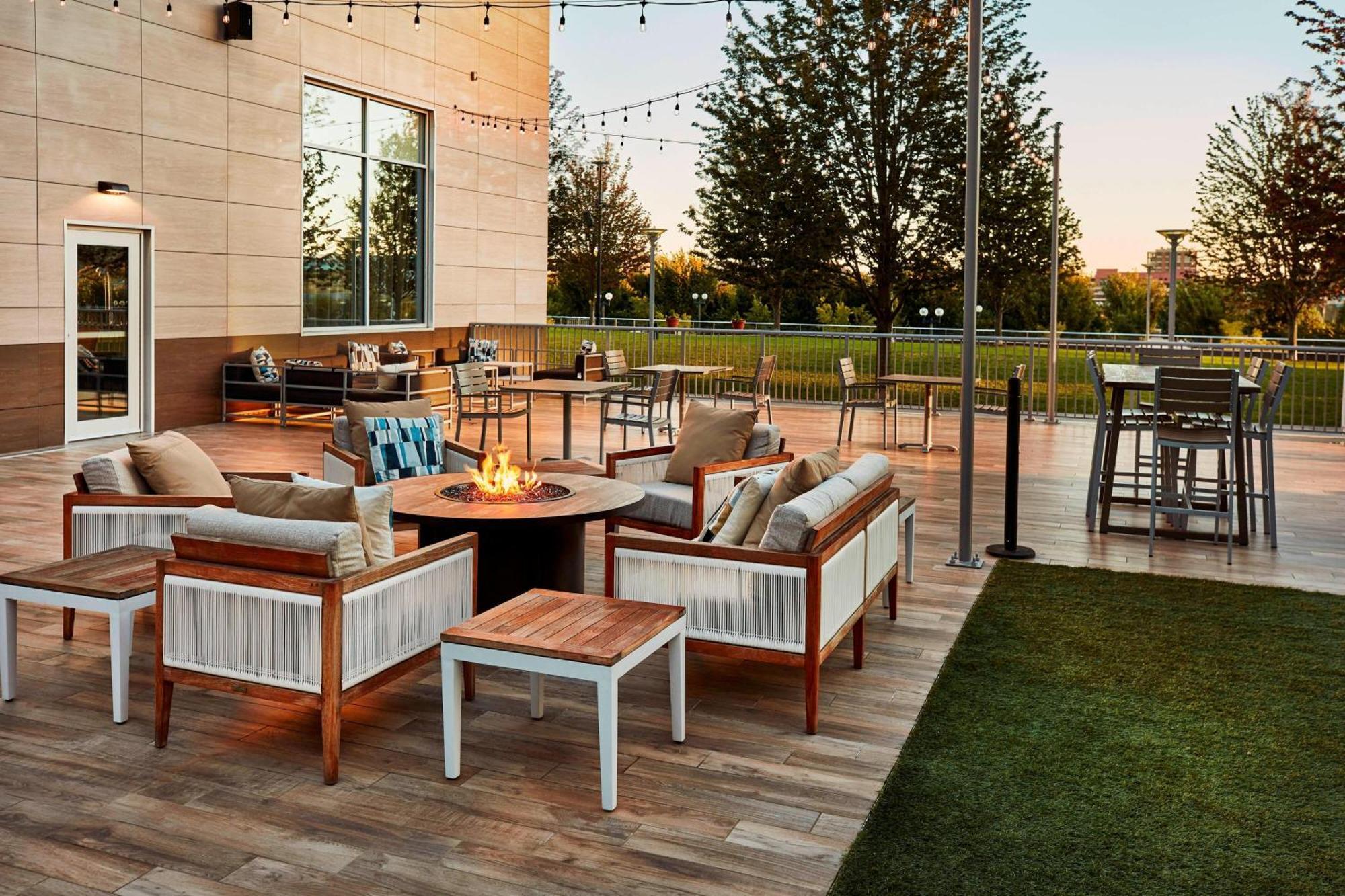 Ac Hotel By Marriott Cincinnati At The Banks Eksteriør billede