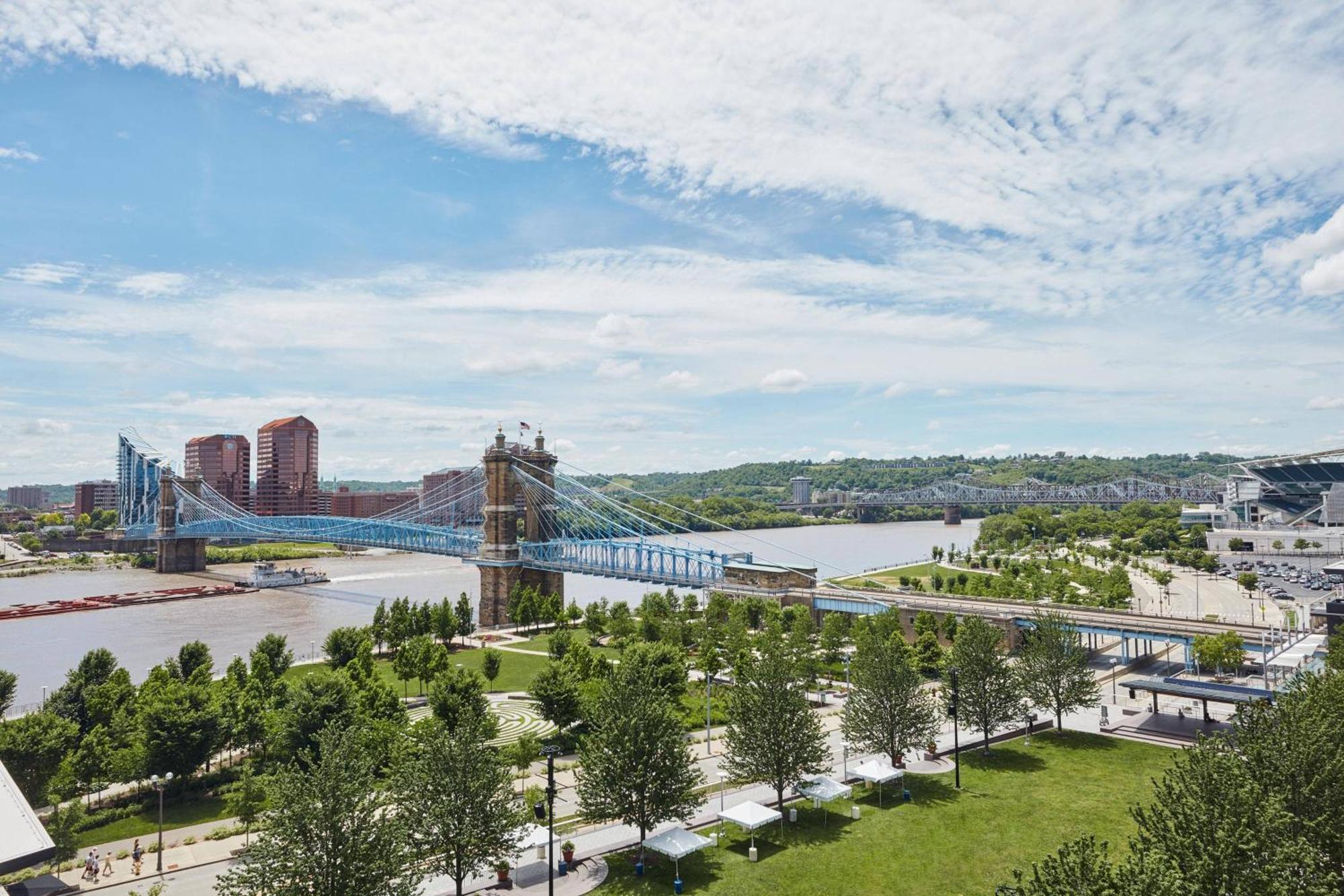 Ac Hotel By Marriott Cincinnati At The Banks Eksteriør billede